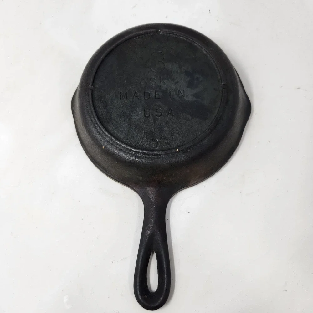 Vintage Lodge 3 SK Cast Iron Skillet 6.5 Inch Pan Made in USA 3 Notch Heat Ring